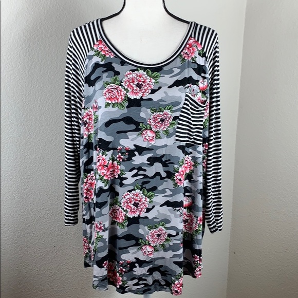 Signature Studio Tops - Signature Studio floral camo striped top